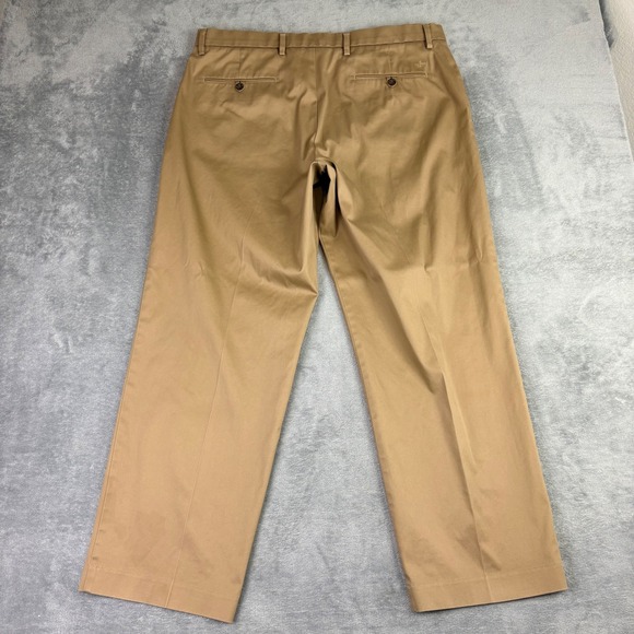 Dockers Relaxed Fit Mens 38x32 Khaki Chinos Pants Cotton Blend Stretch Workwear - Picture 5 of 10